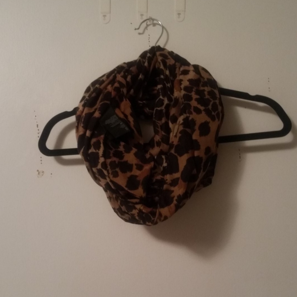 Scarf - Picture 4 of 4
